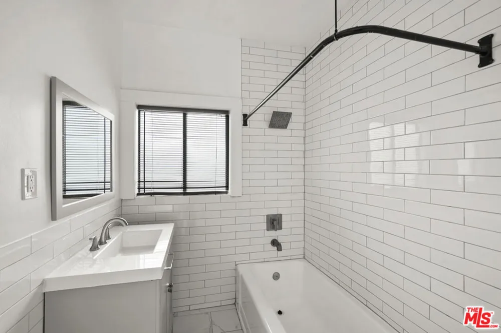 1821 Grace Avenue Los Angeles, CA 90028
