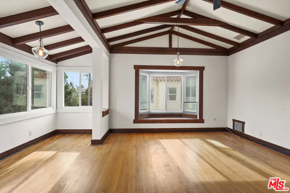 1821 Grace Avenue Los Angeles, CA 90028
