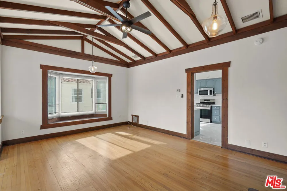 1821 Grace Avenue Los Angeles, CA 90028