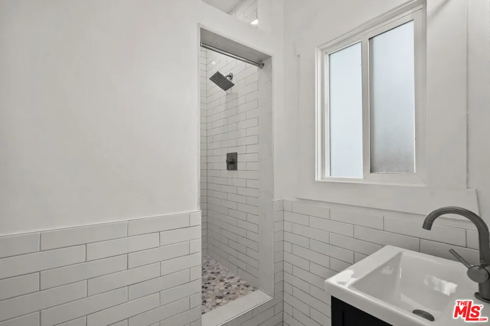 1821 Grace Avenue Los Angeles, CA 90028