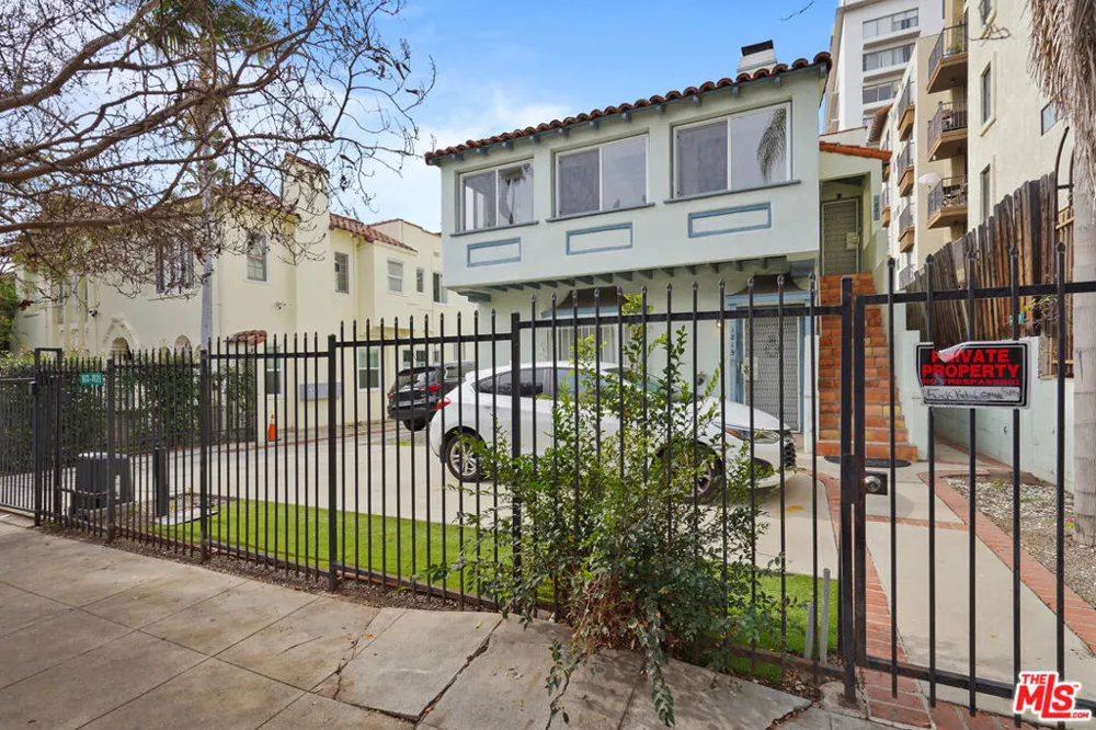 1821 Grace Avenue Los Angeles, CA 90028