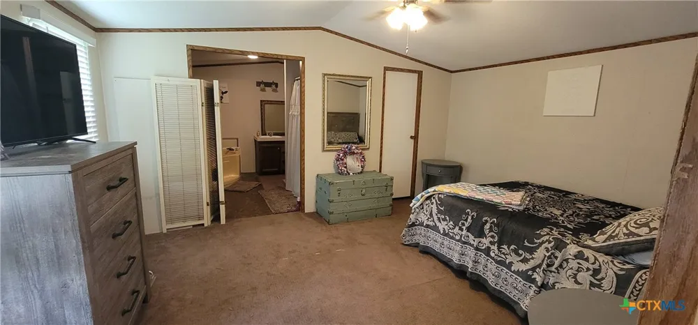 706 W Cleveland Avenue Seadrift, TX 77983