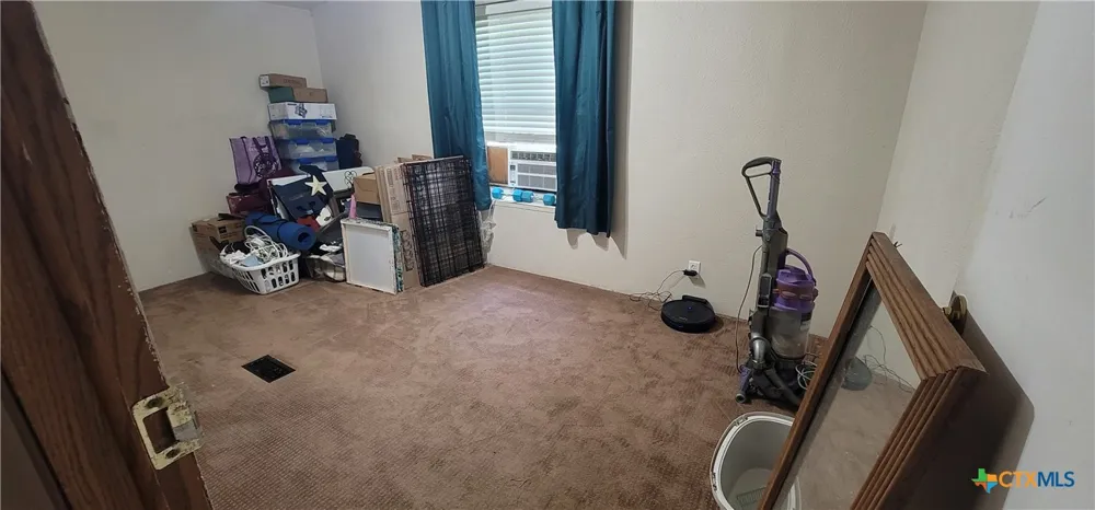706 W Cleveland Avenue Seadrift, TX 77983