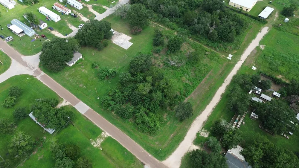 210 5th Street Hempstead, TX 77445