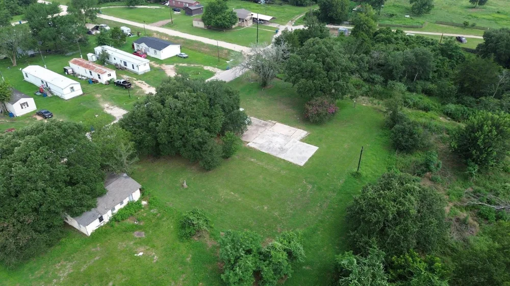 210 5th Street Hempstead, TX 77445