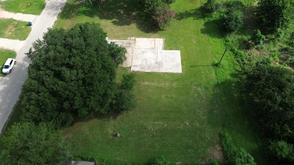 210 5th Street Hempstead, TX 77445