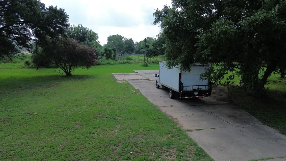210 5th Street Hempstead, TX 77445