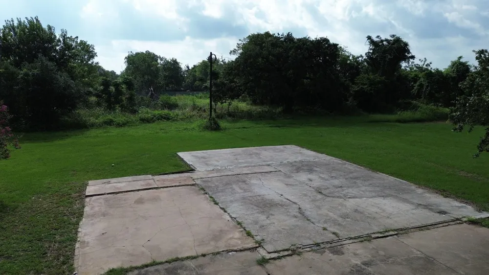 210 5th Street Hempstead, TX 77445