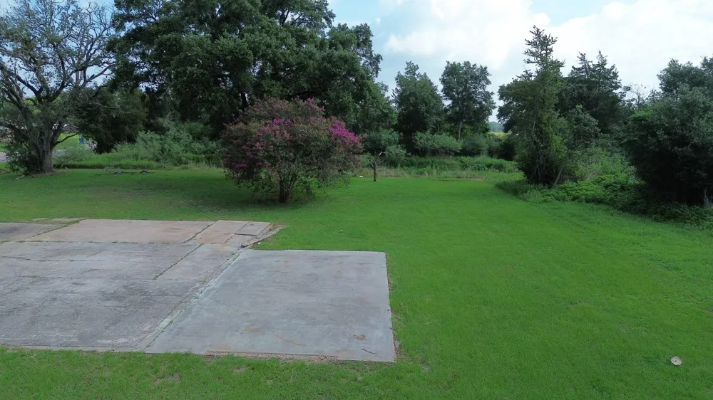 210 5th Street Hempstead, TX 77445