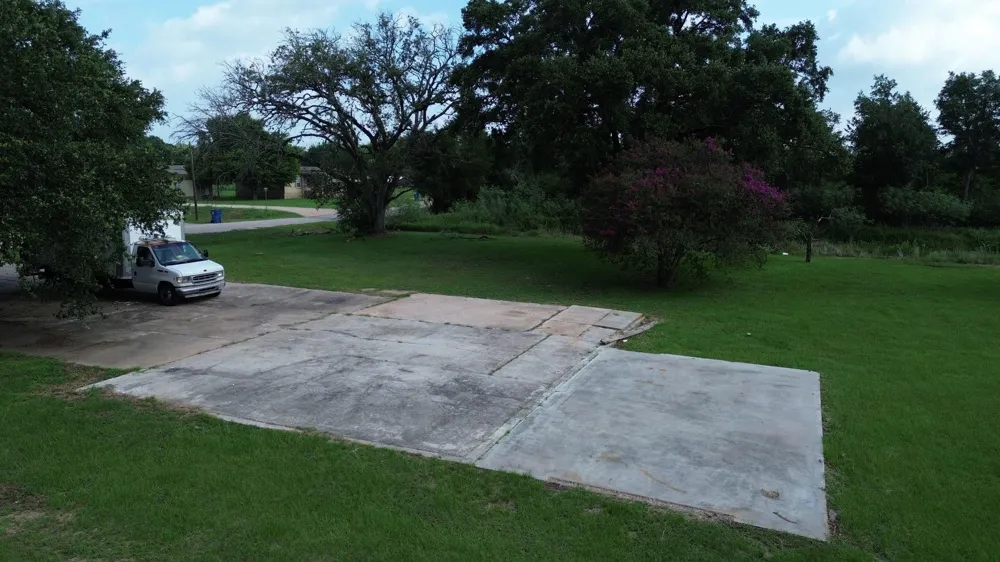 210 5th Street Hempstead, TX 77445