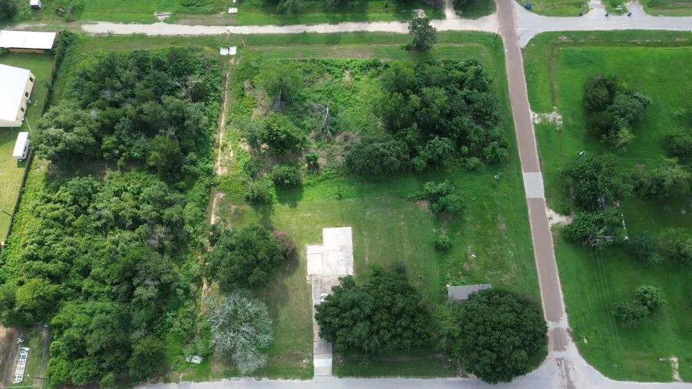 210 5th Street Hempstead, TX 77445