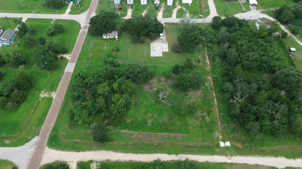 210 5th Street Hempstead, TX 77445