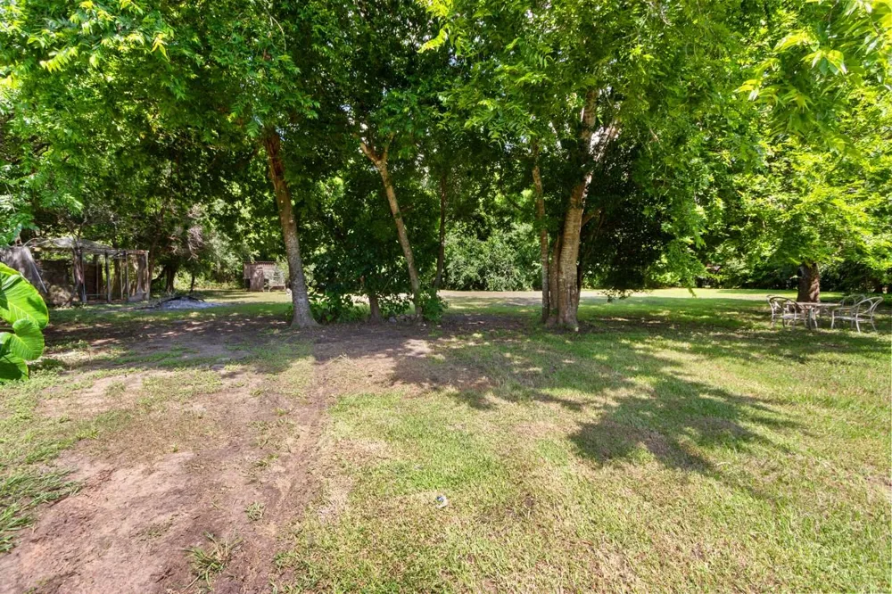 6119 Highland Road Santa Fe, TX 77517