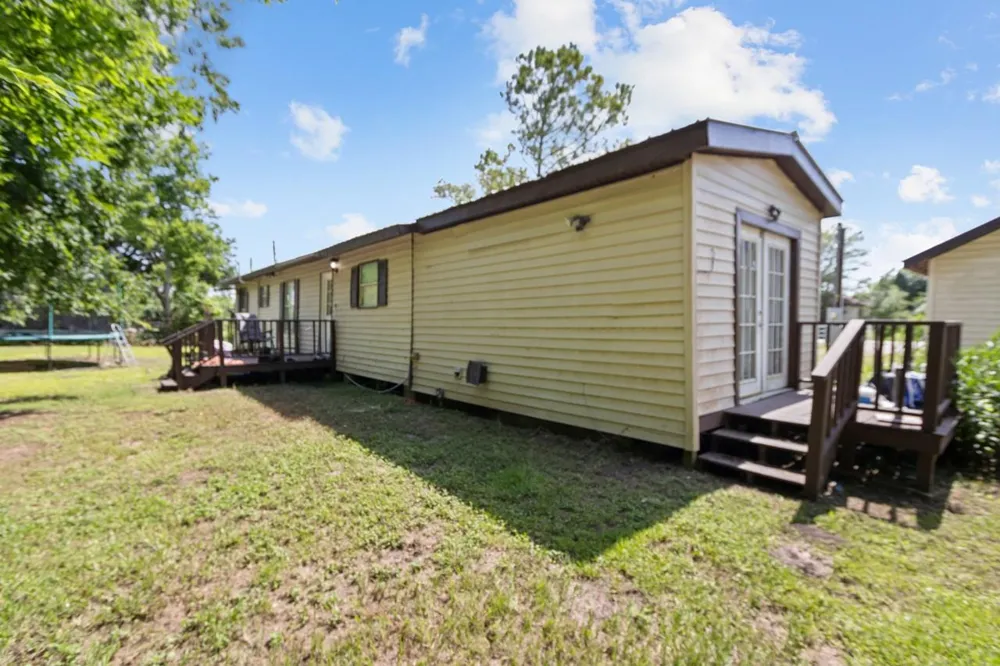 6119 Highland Road Santa Fe, TX 77517