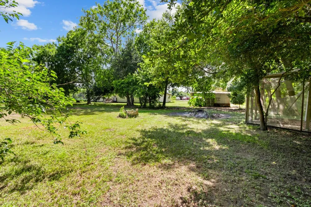 6119 Highland Road Santa Fe, TX 77517
