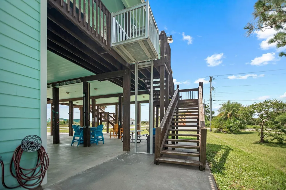 23 Macey Street Port O Connor, TX 77982