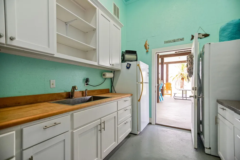 23 Macey Street Port O Connor, TX 77982