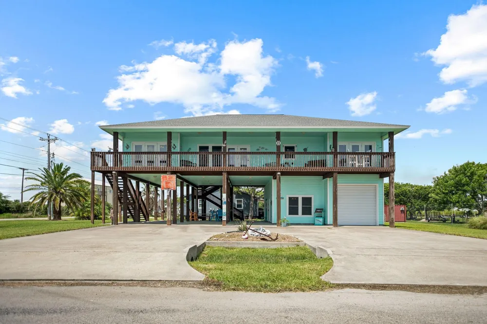 23 Macey Street Port O Connor, TX 77982