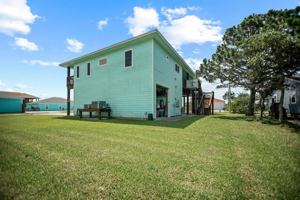 23 Macey Street Port O Connor, TX 77982