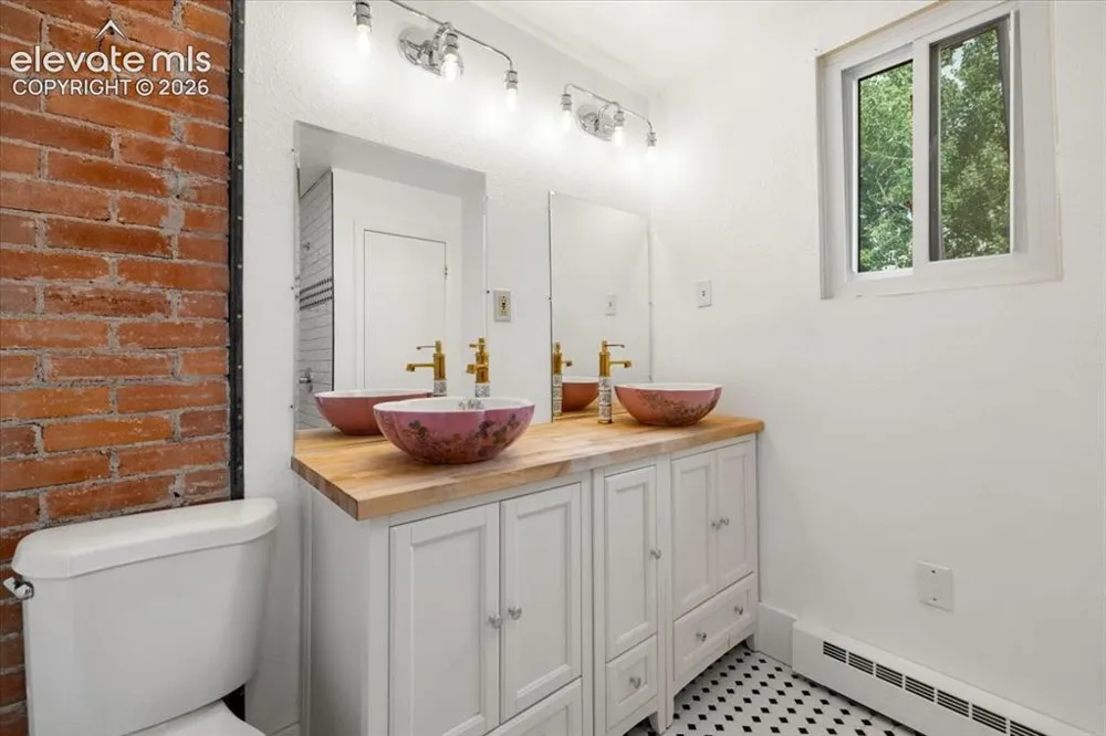 125 Ruxton Avenue Manitou Springs, CO 80829