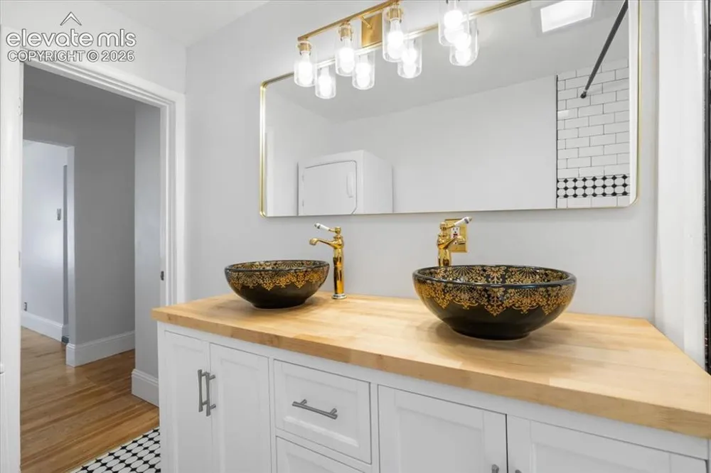 129 Ruxton Avenue Manitou Springs, CO 80829