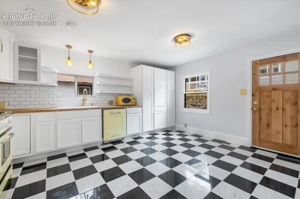 129 Ruxton Avenue Manitou Springs, CO 80829