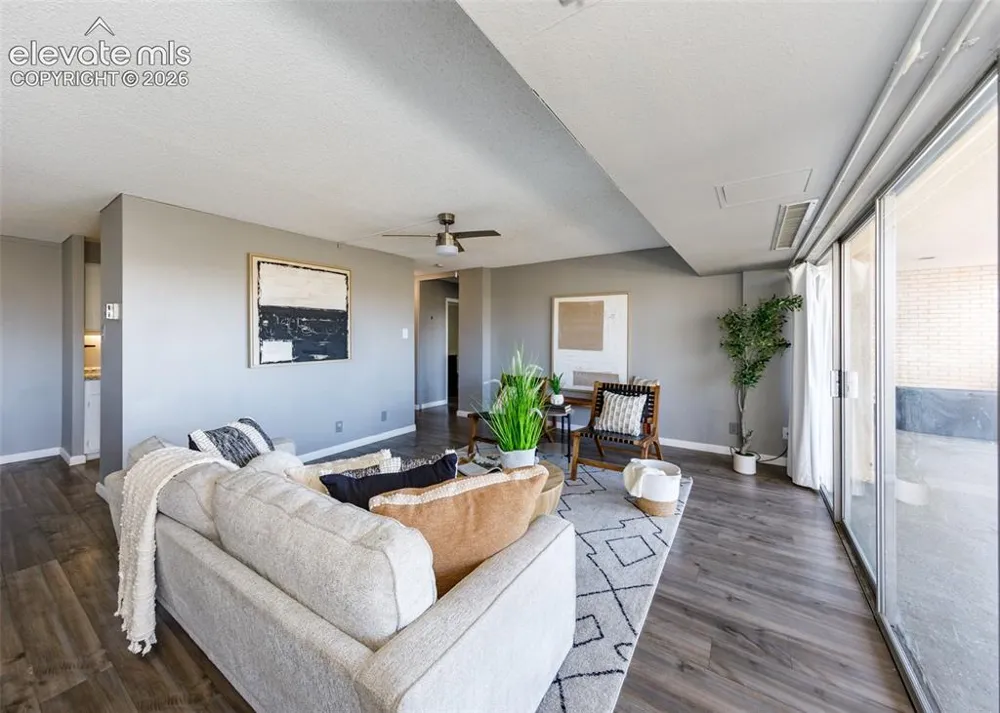 411 Lakewood Circle #B913 Colorado Springs, CO 80910