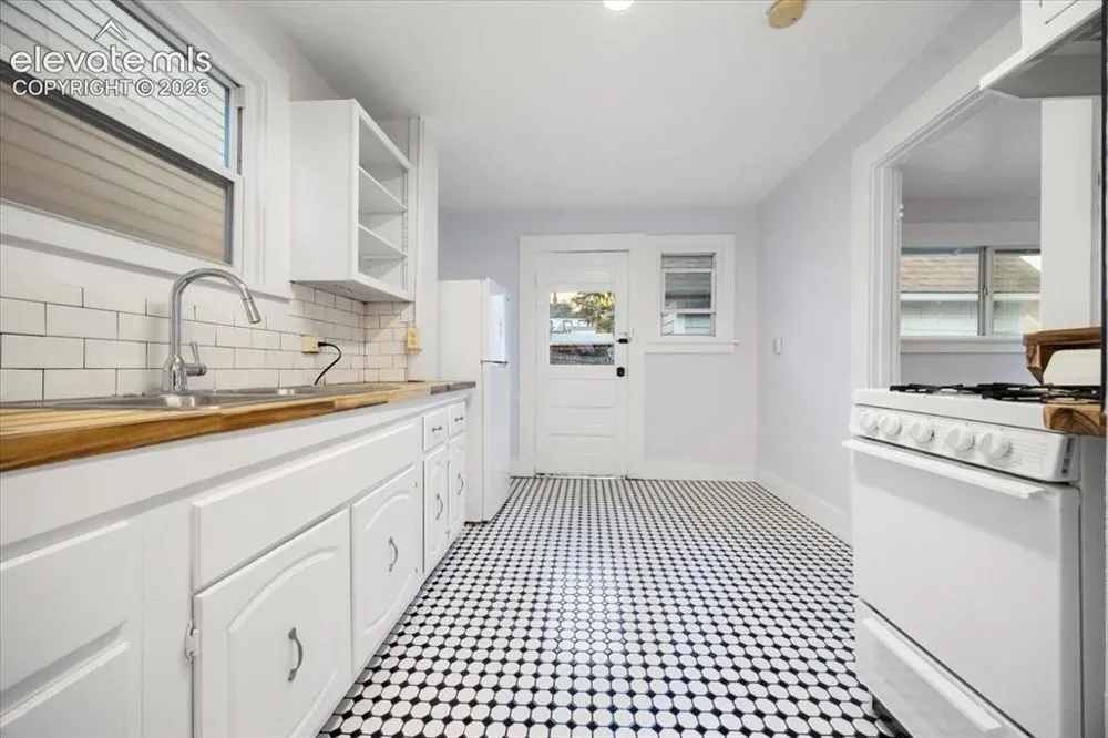 125 Ruxton Avenue #R Manitou Springs, CO 80829