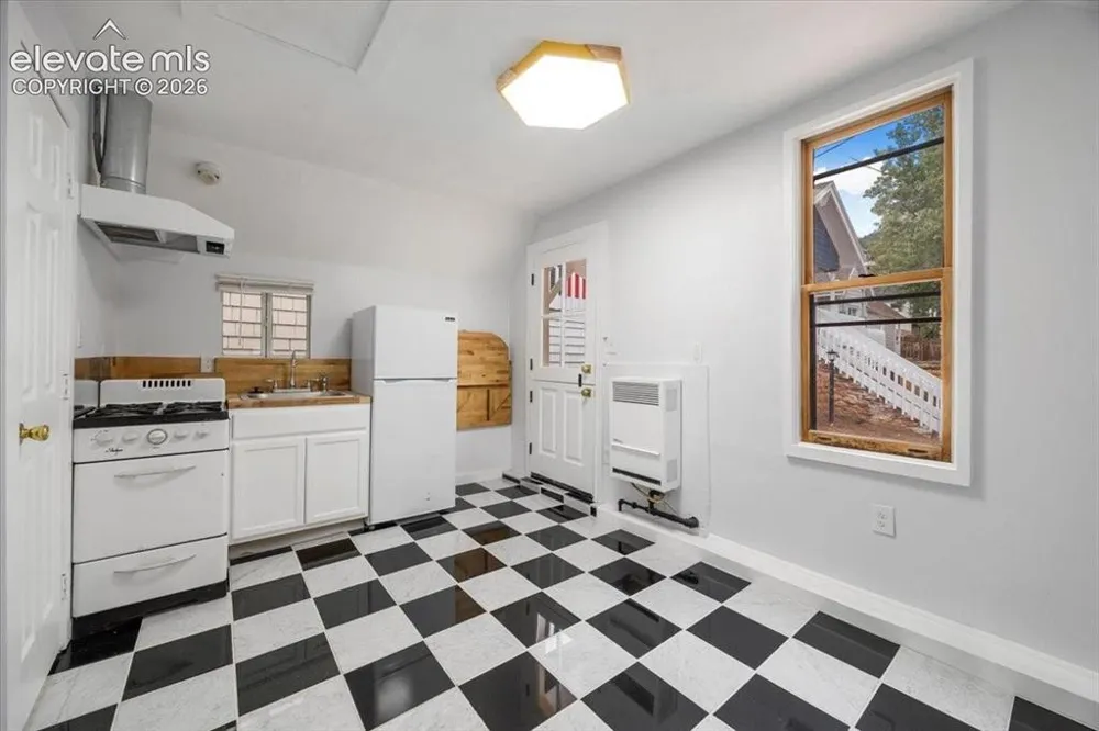 125 Ruxton Avenue #R Manitou Springs, CO 80829