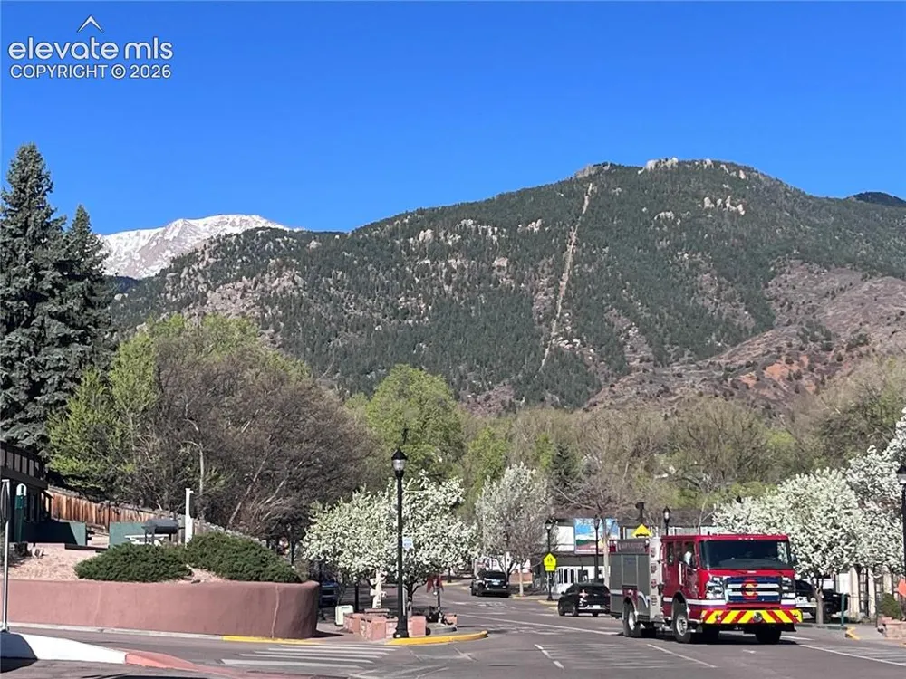125 Ruxton Avenue #R Manitou Springs, CO 80829