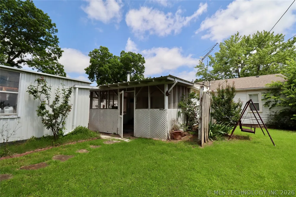 1223 Carol Drive Shawnee, OK 74804