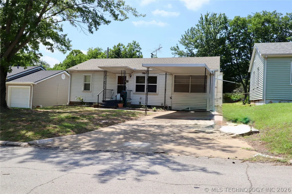 1223 Carol Drive Shawnee, OK 74804