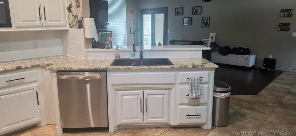 10915 Blue Sky Drive Midwest City, OK 73130