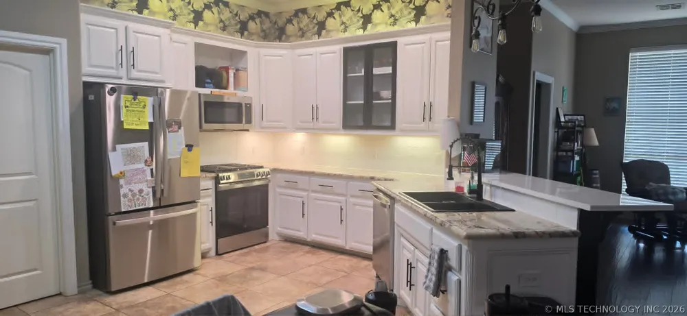 10915 Blue Sky Drive Midwest City, OK 73130