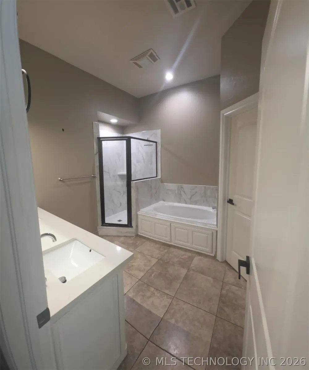 10915 Blue Sky Drive Midwest City, OK 73130