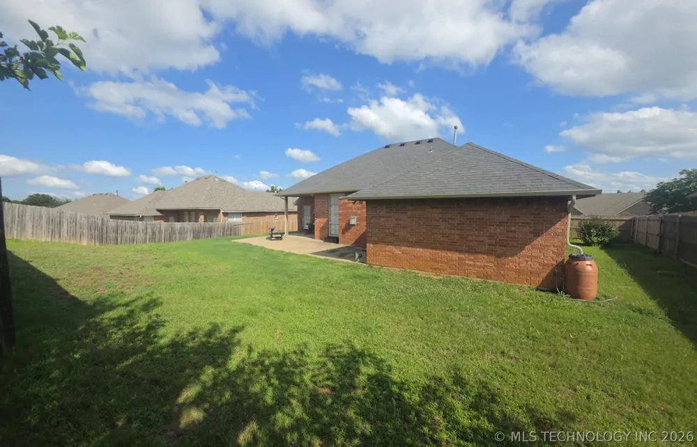10915 Blue Sky Drive Midwest City, OK 73130