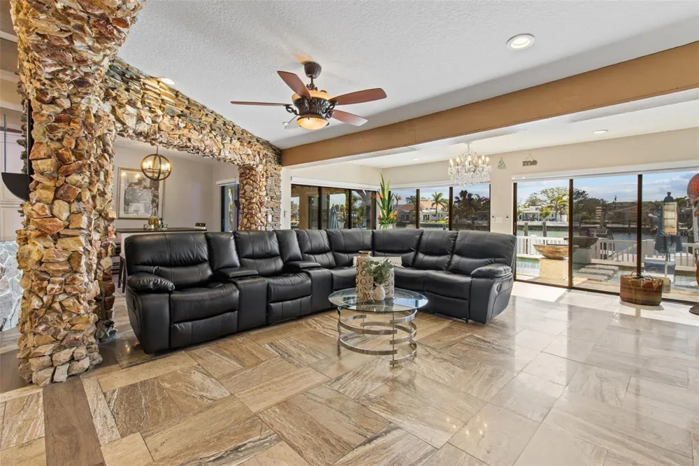 357 LA HACIENDA DRIVE Indian Rocks Beach, FL 33785