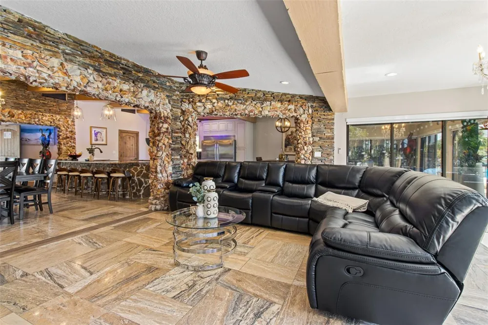 357 LA HACIENDA DRIVE Indian Rocks Beach, FL 33785