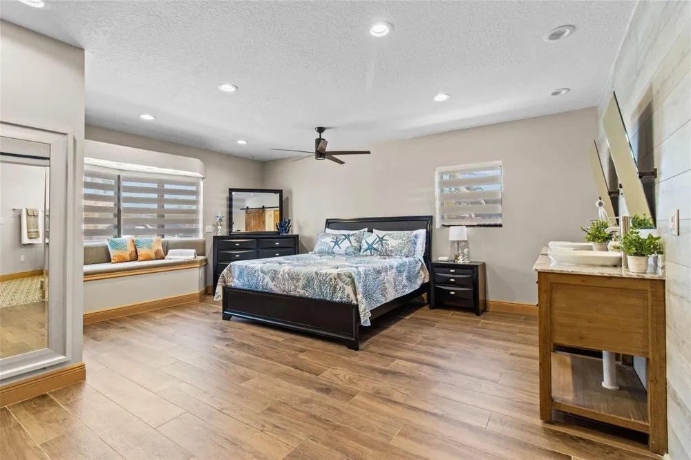 357 LA HACIENDA DRIVE Indian Rocks Beach, FL 33785