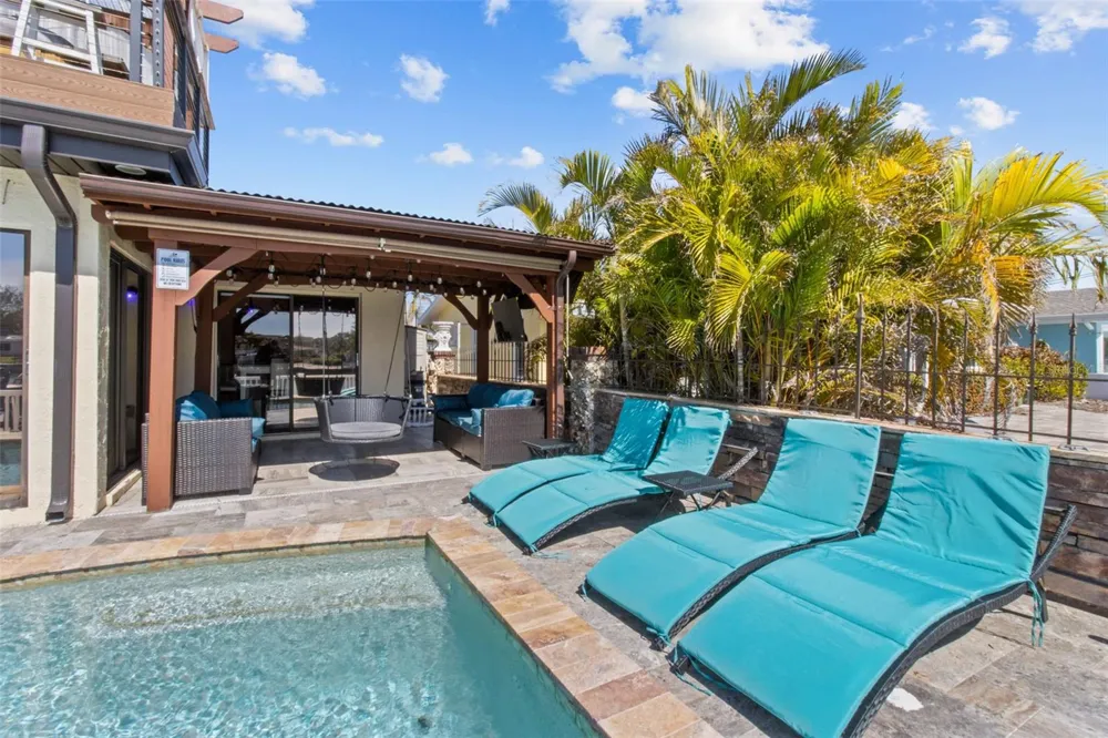 357 LA HACIENDA DRIVE Indian Rocks Beach, FL 33785