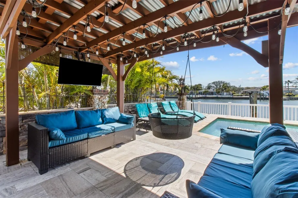 357 LA HACIENDA DRIVE Indian Rocks Beach, FL 33785
