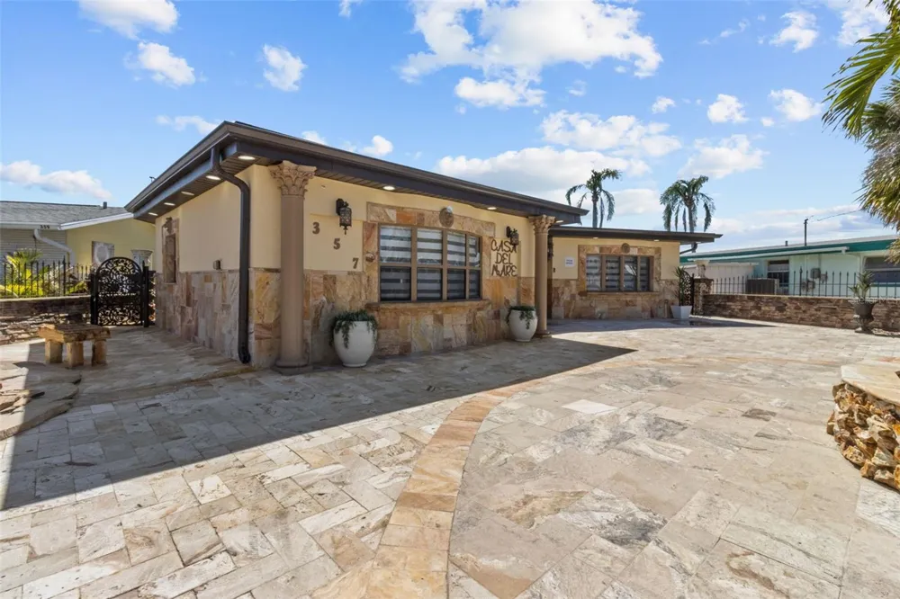 357 LA HACIENDA DRIVE Indian Rocks Beach, FL 33785