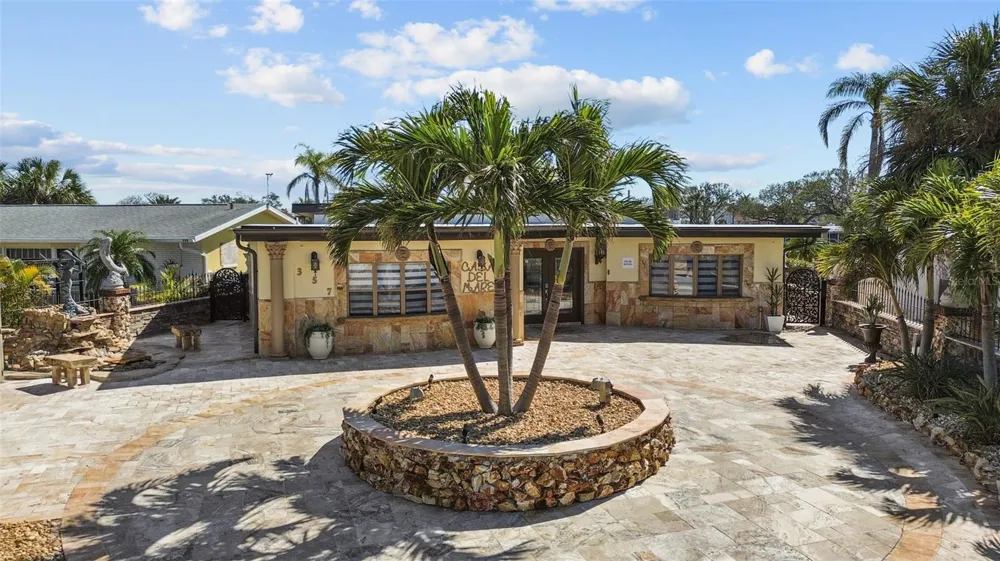 357 LA HACIENDA DRIVE Indian Rocks Beach, FL 33785