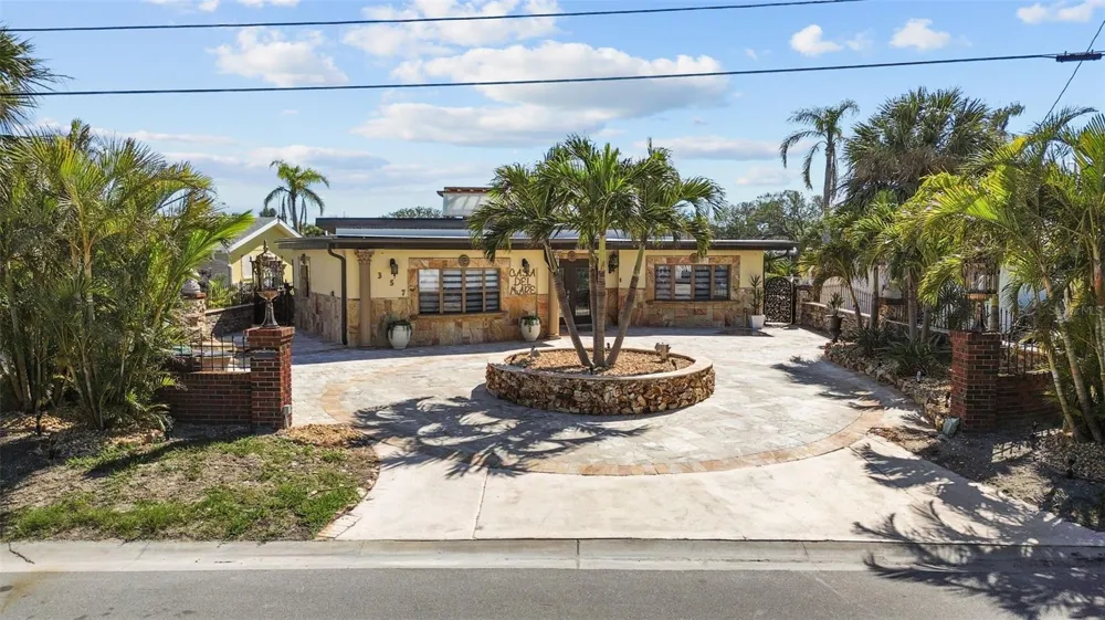 357 LA HACIENDA DRIVE Indian Rocks Beach, FL 33785