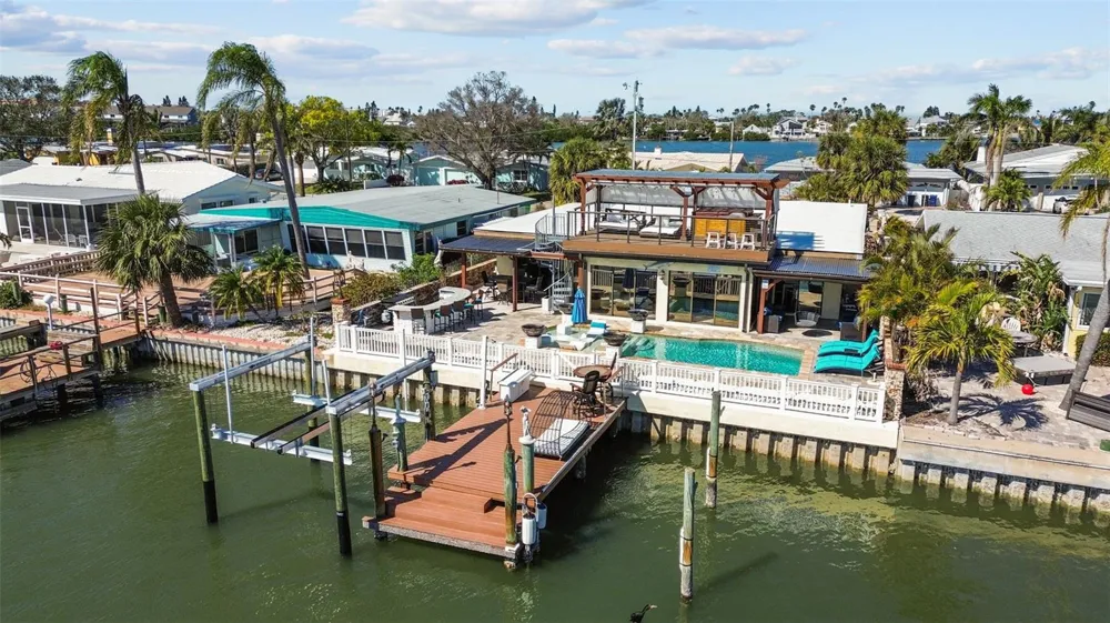 357 LA HACIENDA DRIVE Indian Rocks Beach, FL 33785