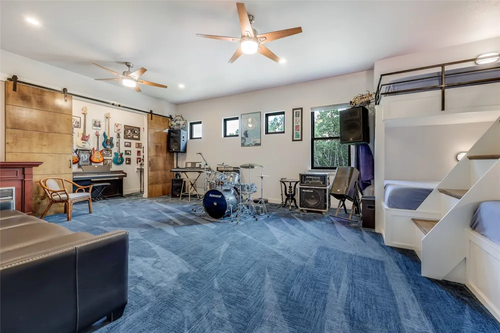 7710 Ladera Trail Jonestown, TX 78645