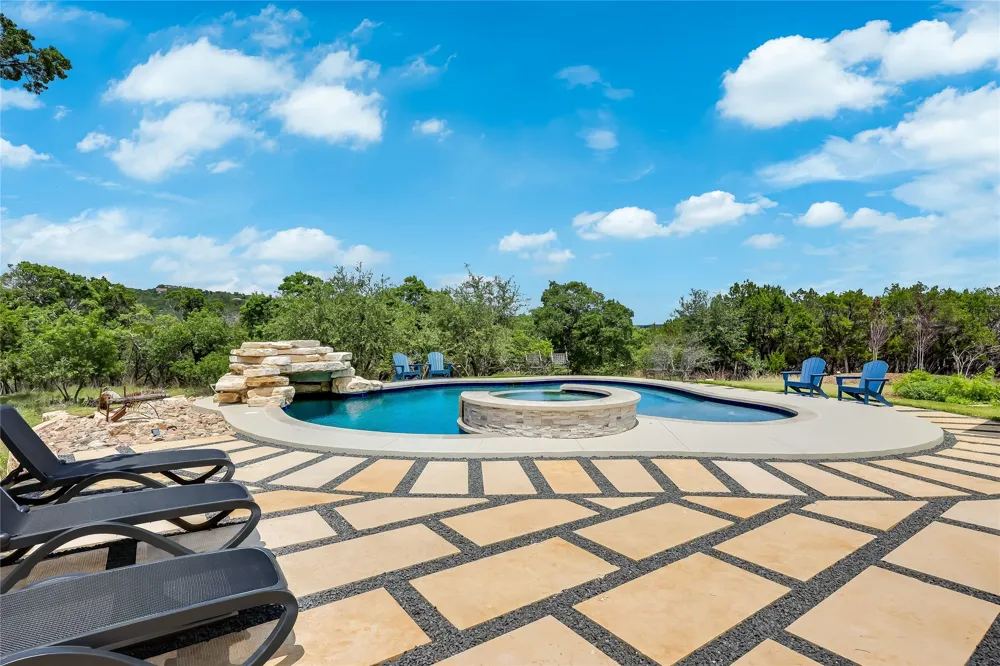 7710 Ladera Trail Jonestown, TX 78645
