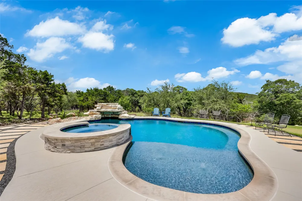 7710 Ladera Trail Jonestown, TX 78645