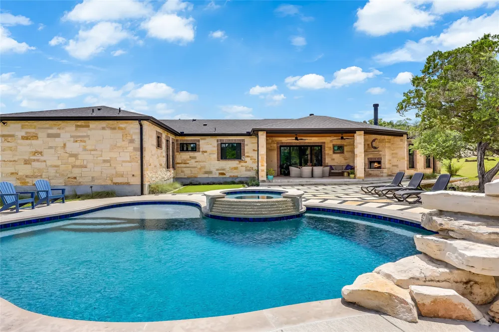 7710 Ladera Trail Jonestown, TX 78645