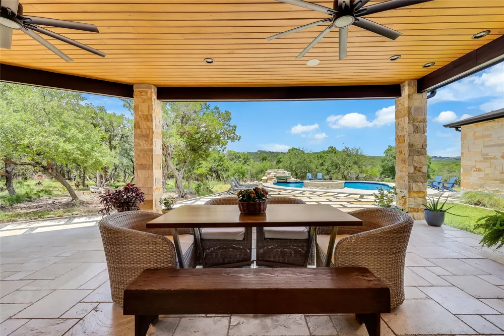 7710 Ladera Trail Jonestown, TX 78645